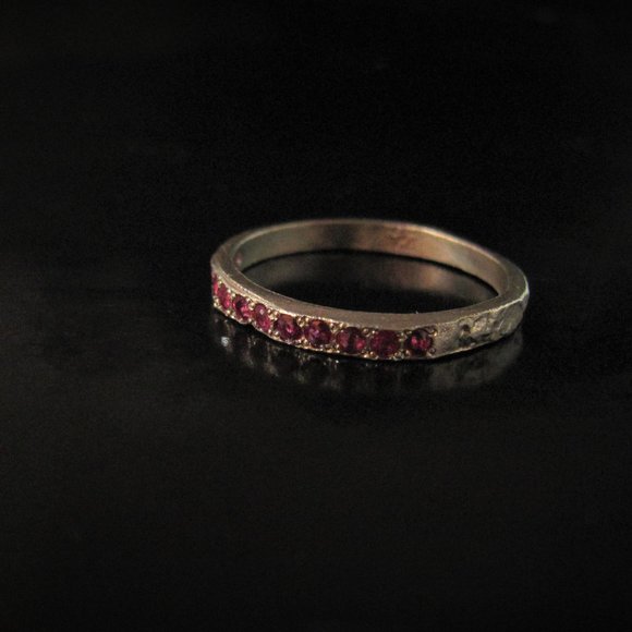 Ruby ring. 14K yellow gold ring set with 15 Ruby. - Picture 8 of 15
